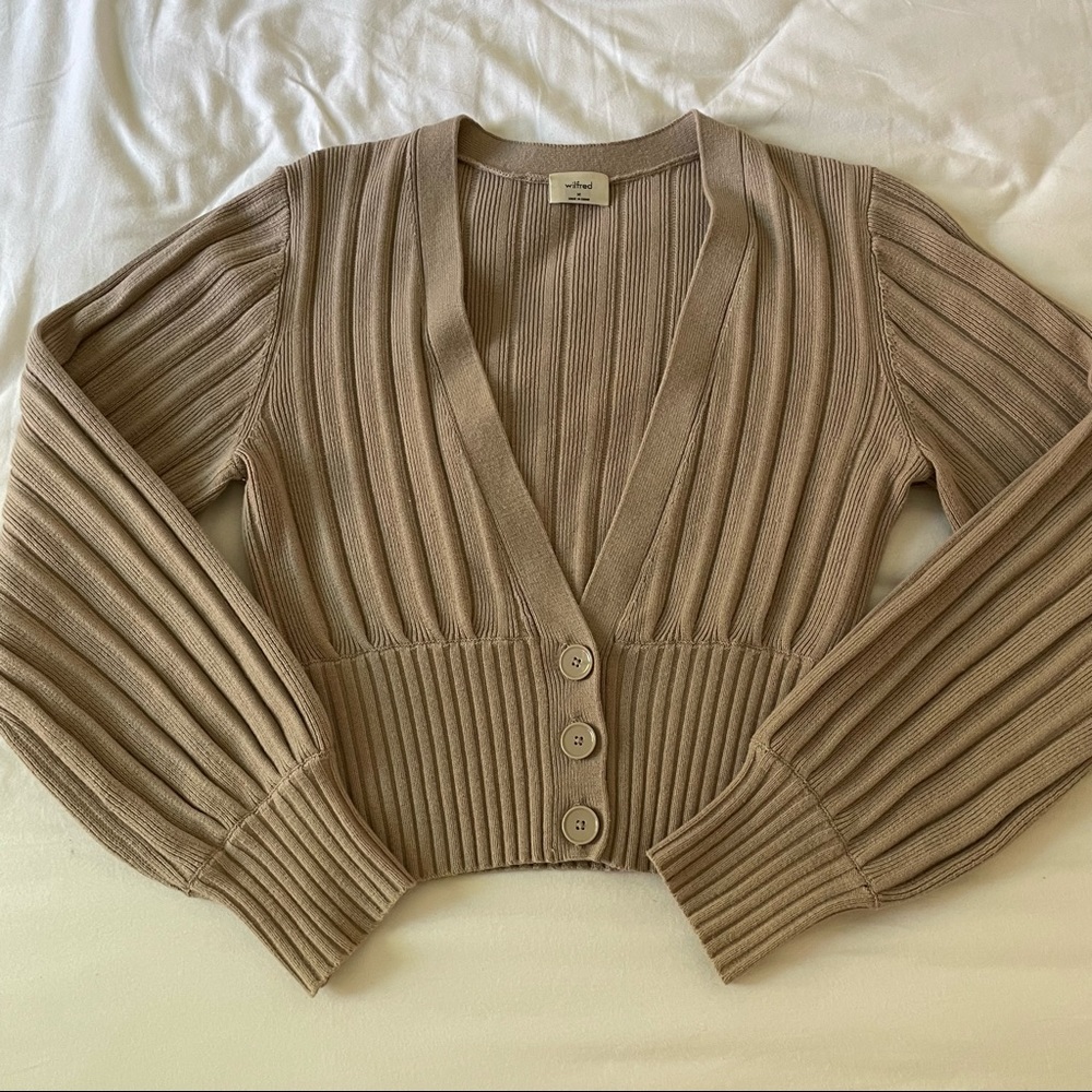 Aritzia Wilfred Plunge Front Cardigan in Dovetail Taupe